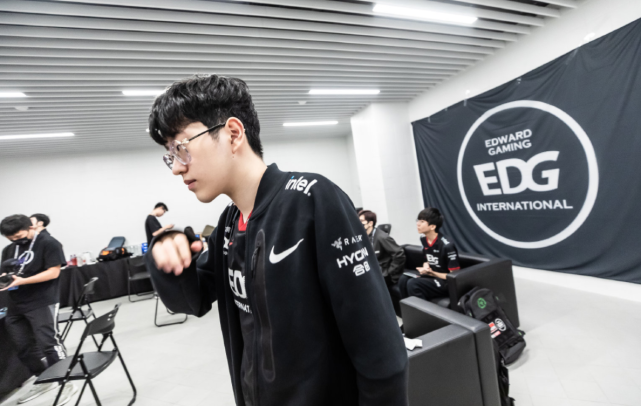 字正腔圆 字正腔圆